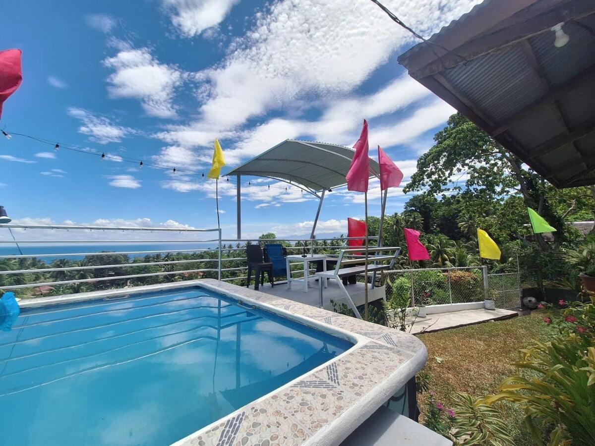 Holiday home Island Samal Overlooking View House With Swimming Pools