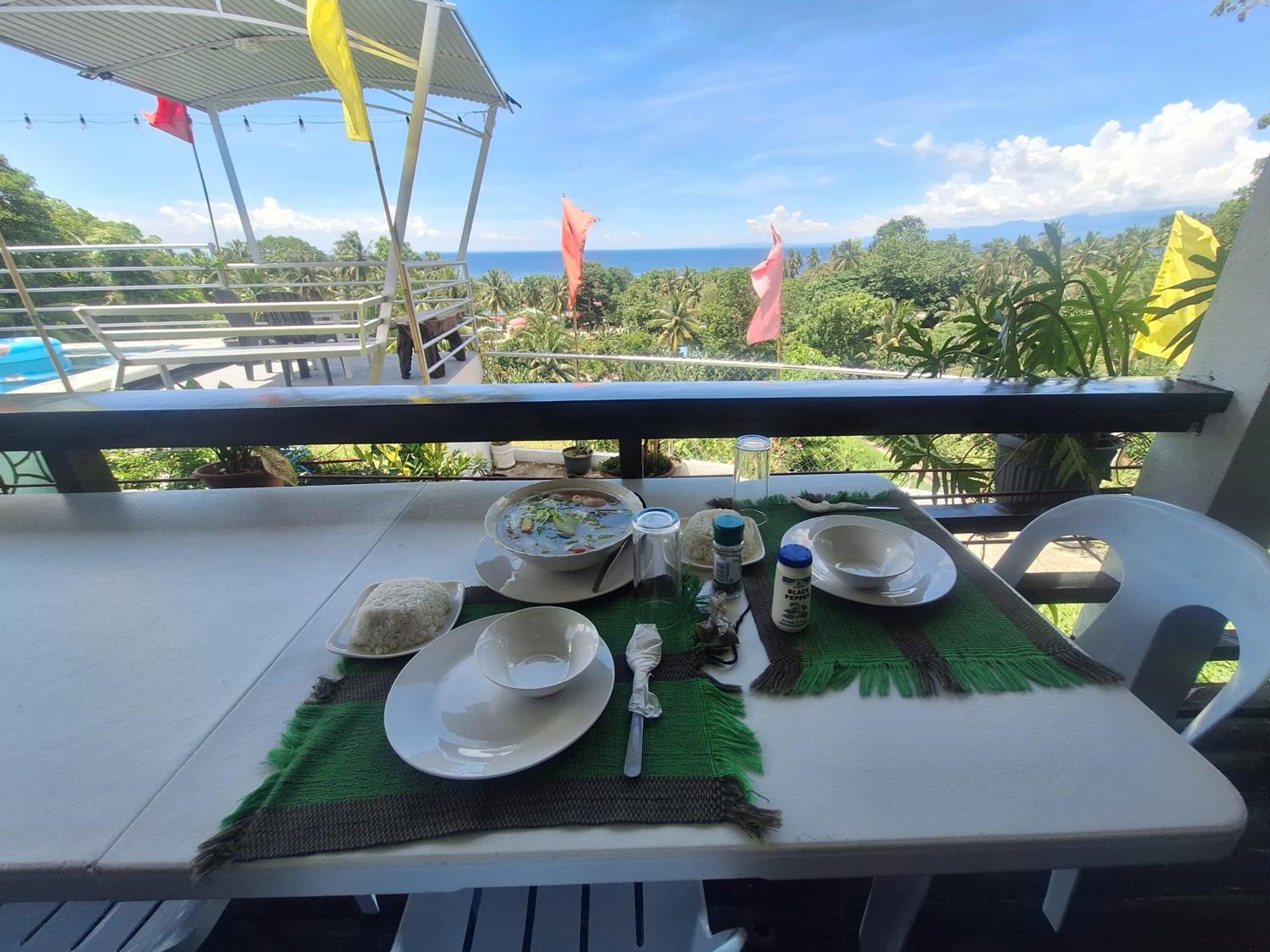 Island Samal Overlooking View House With Swimming Pools *